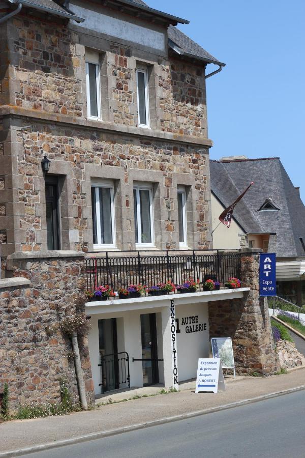 Bnb Maison D'Art Breakfast In The Art Gallery Ploubazlanec Bagian luar foto